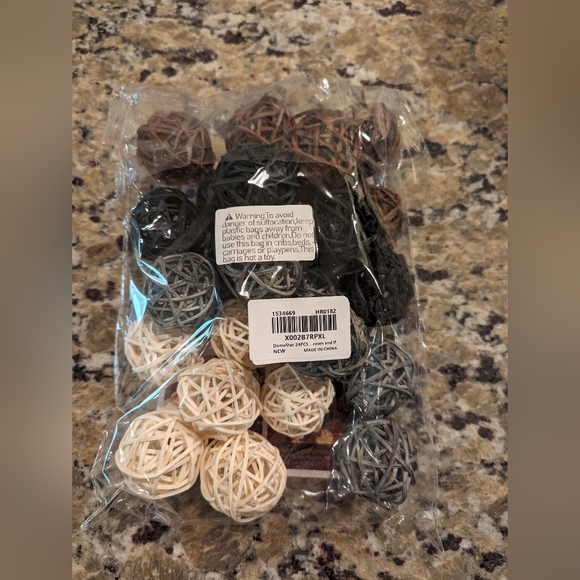 BNWT Decorative Rattan Ball Set - 24 Piece - Picture 2 of 2